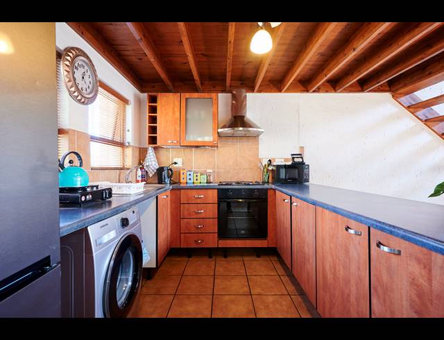2 BEDROOM APARTMENT FOR SALE IN SUNNINGHILL